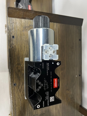 Embalagem Tamanho 5.00cm * 6.00cm * 7.00cm válvula solenoide de ferro fundido Dg4V-3-6bl-M-U-H7-69-En124