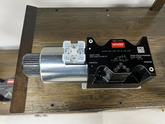 Bomba hidráulica Dg4V-3-6c-M-H-H7-60-En210 válvula de solenoide para 6045319-001 Código do modelo