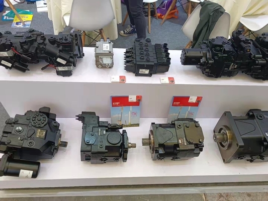 Bomba de pistão hidráulica radial de óleo e dispositivo de balanço do motor