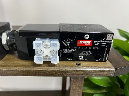 Pressão da válvula de solenoide de corrente contínua Temperatura normal Partes hidráulicas Dg4V-3-6c-M-U-H7-69-En124