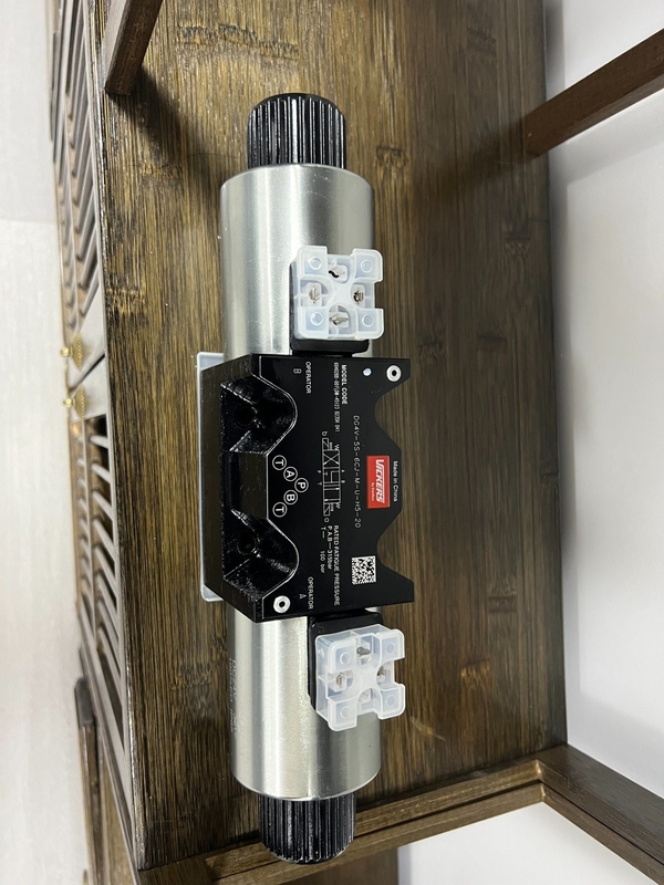 Válvula de solenoide de utilização industrial piloto Dg4V-5s-6cj-M-U-H5-20 para e controlo